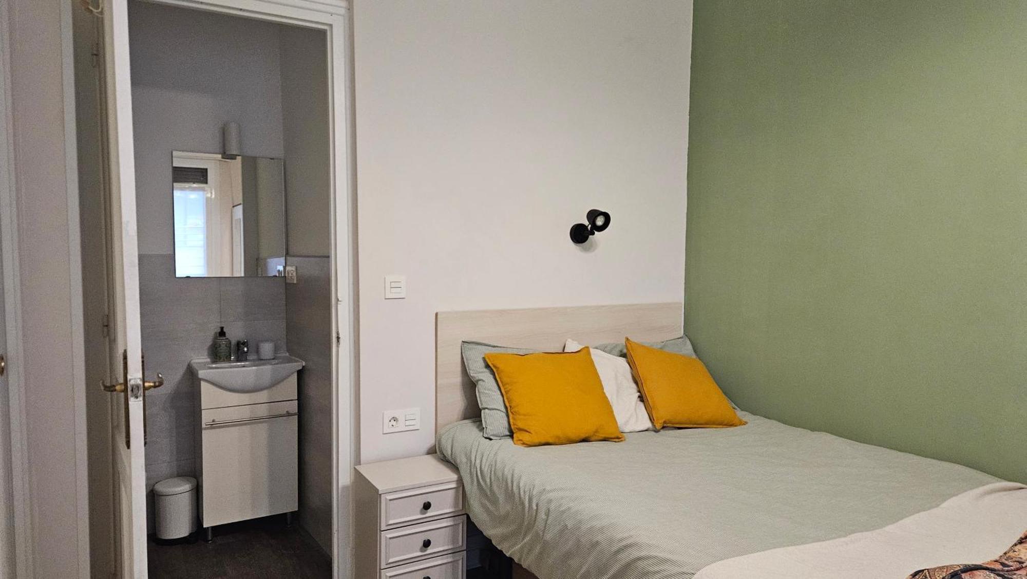 Central River Room - Private Wc Bilbao Exteriör bild